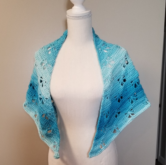 Scarf/wrap - Picture 2 of 4